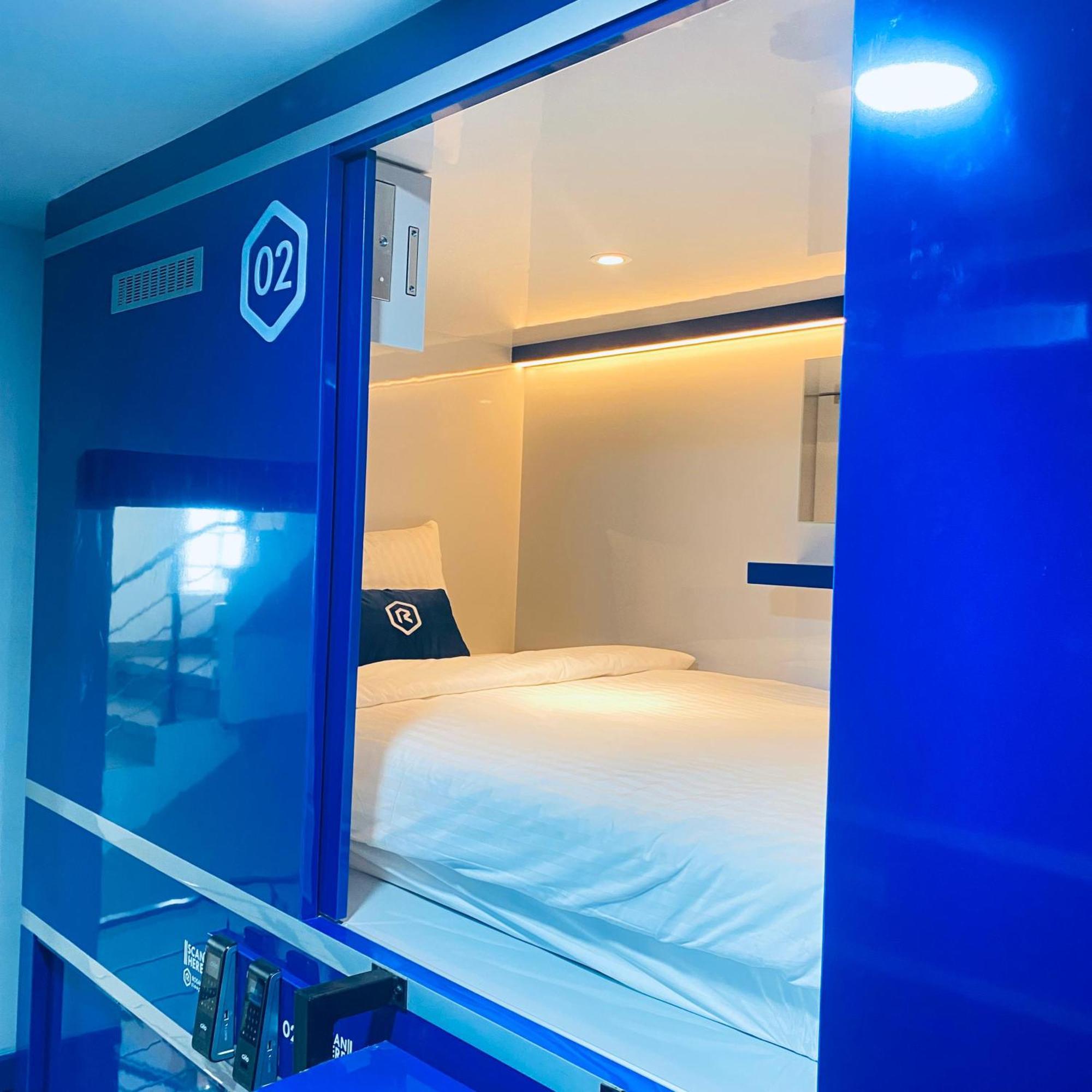 Hotel Rosalyne Sleepbox Malioboro 3 Yogyakarta Exterior foto