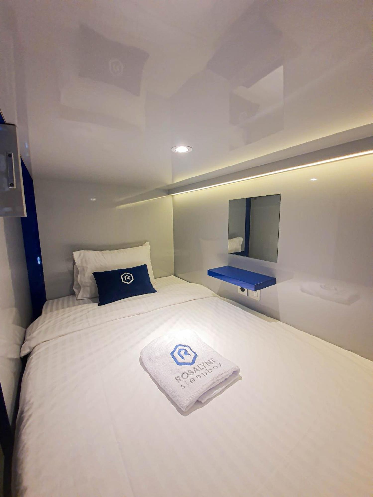Hotel Rosalyne Sleepbox Malioboro 3 Yogyakarta Exterior foto