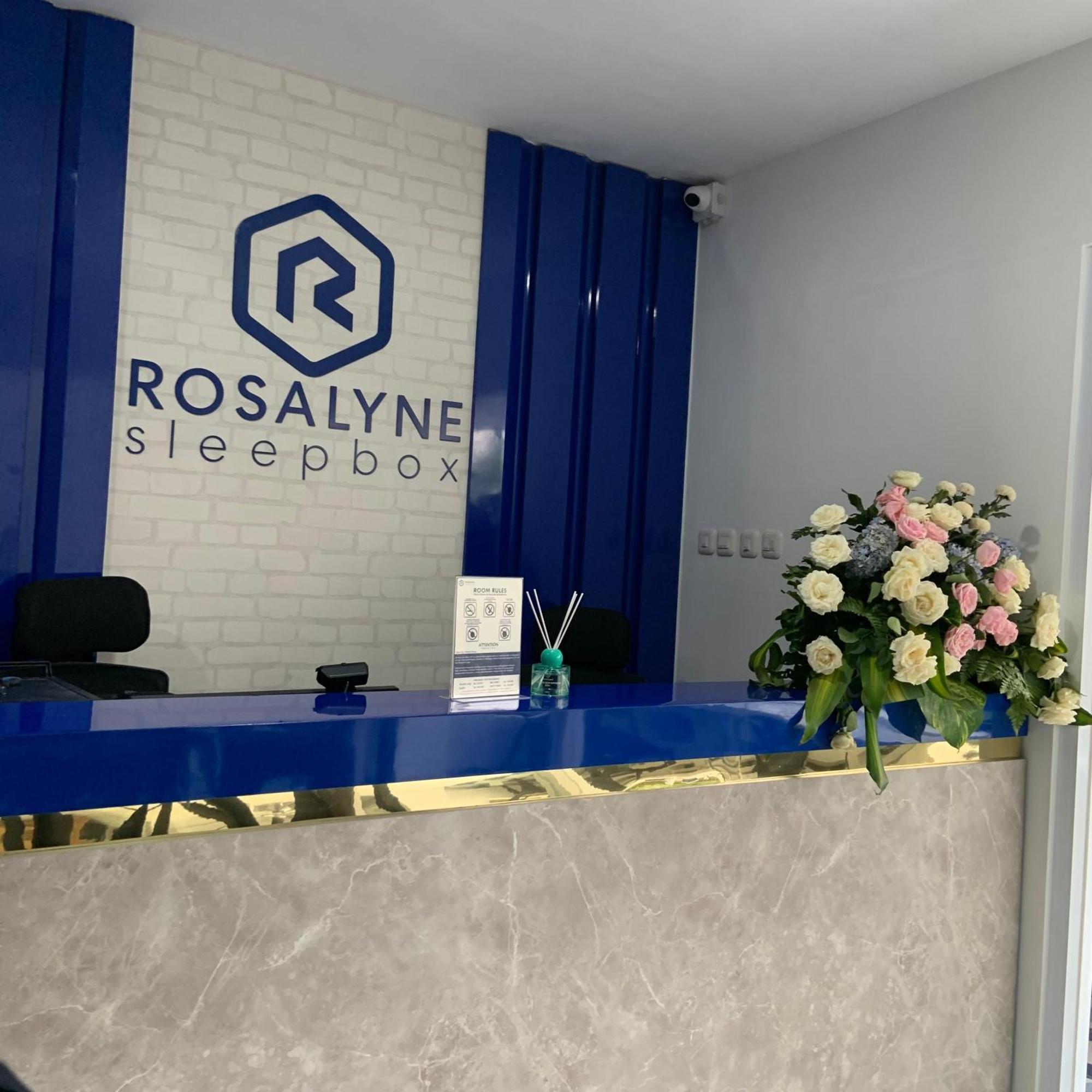 Hotel Rosalyne Sleepbox Malioboro 3 Yogyakarta Exterior foto